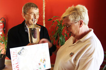 Der Gesamtsieg ist ihr nicht zu nehmen, herzlichen Glückwunsch!